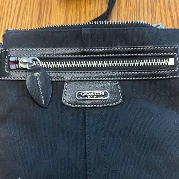 Coach Cross Body Bag - Picture 4 of 4